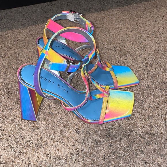 Gianni Bini Shoes - Gianni Bini Chunky Heeled Sandal